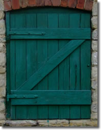 green barn door